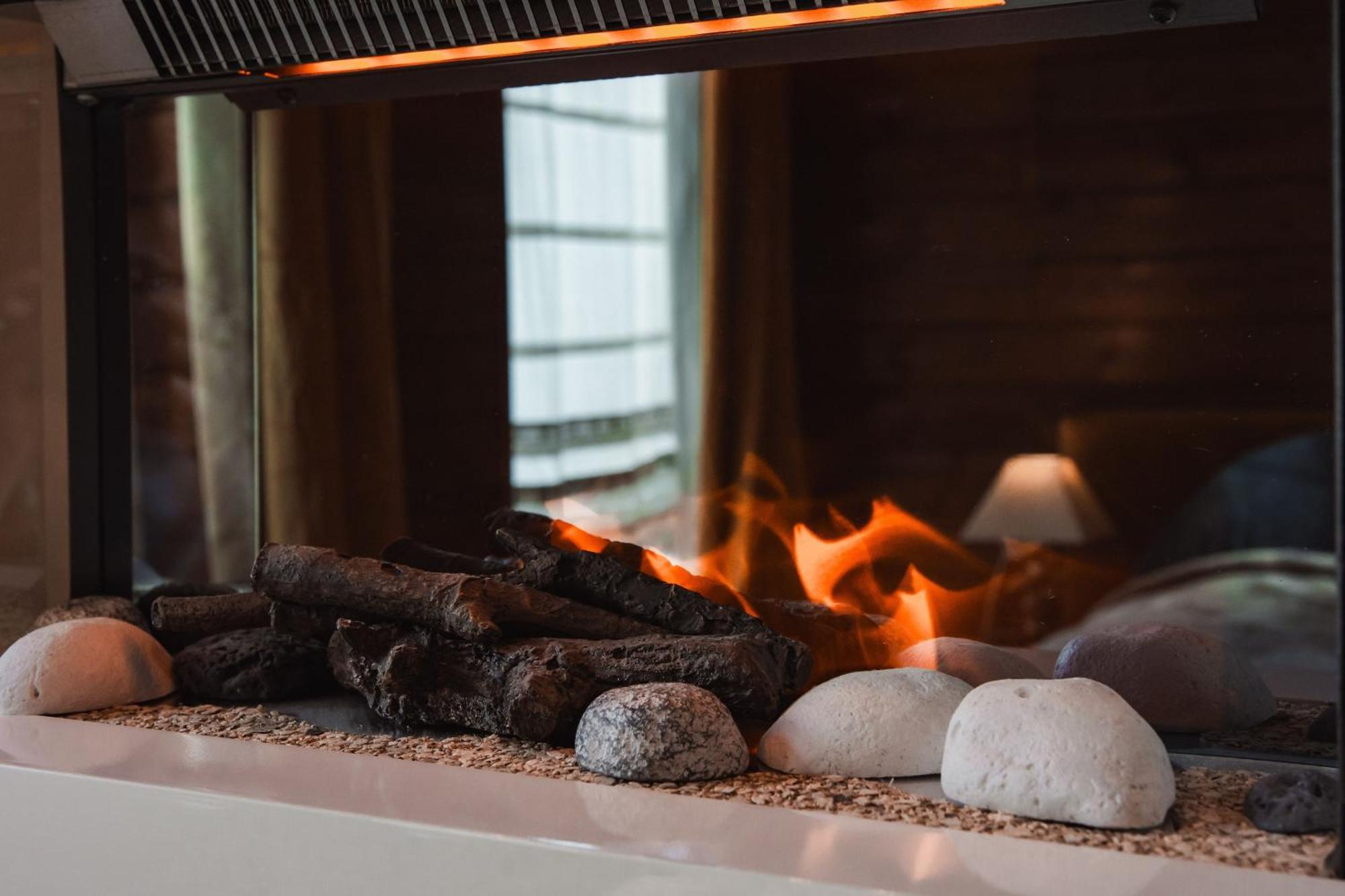 Maison D'Hote Les Notes Endormies Suite Le Refuge Walcourt Esterno foto