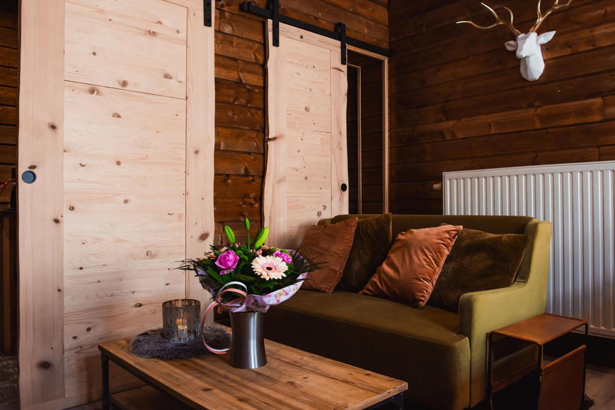 Maison D'Hote Les Notes Endormies Suite Le Refuge Walcourt Esterno foto