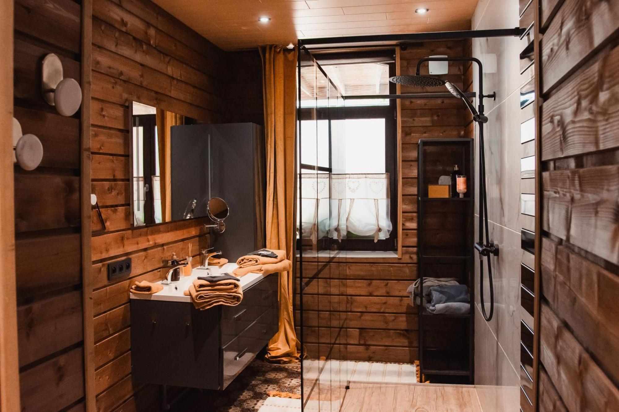 Maison D'Hote Les Notes Endormies Suite Le Refuge Walcourt Esterno foto