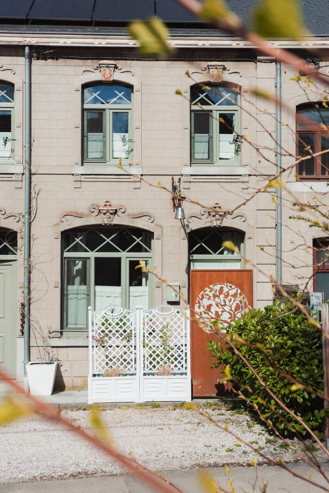 Maison D'Hote Les Notes Endormies Suite Le Refuge Walcourt Esterno foto