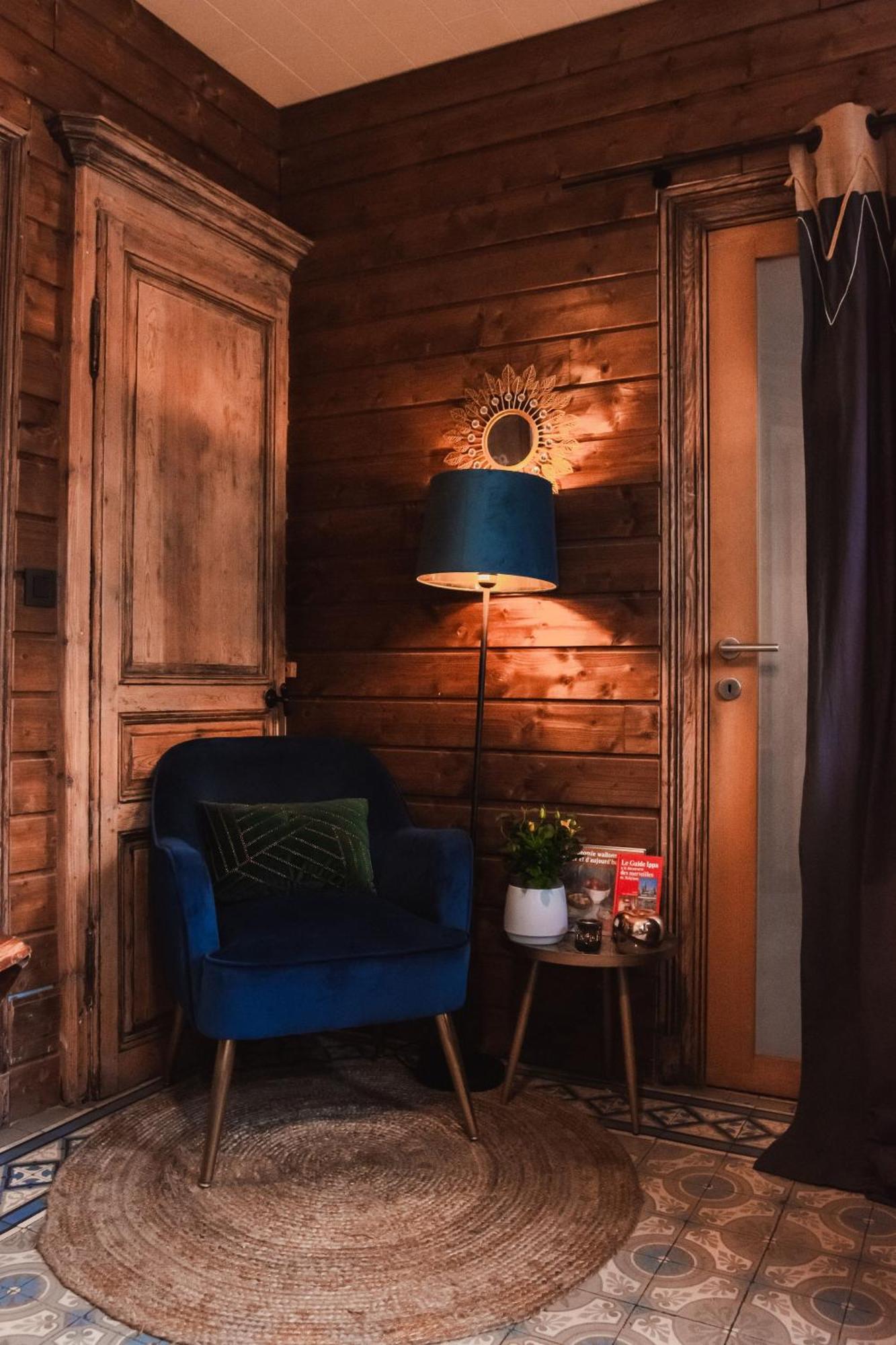 Maison D'Hote Les Notes Endormies Suite Le Refuge Walcourt Esterno foto