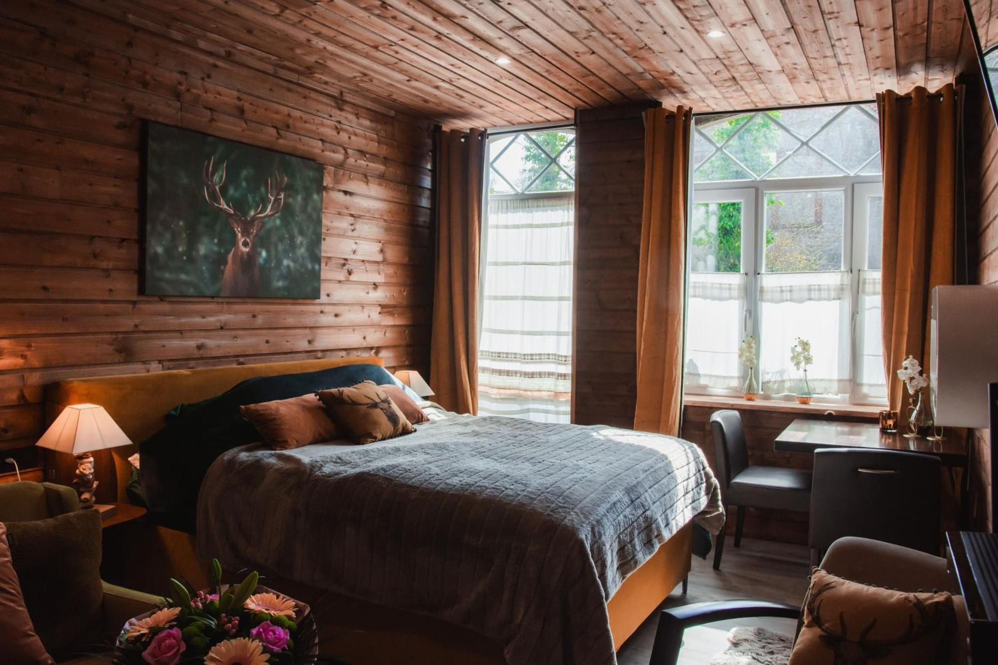 Maison D'Hote Les Notes Endormies Suite Le Refuge Walcourt Esterno foto
